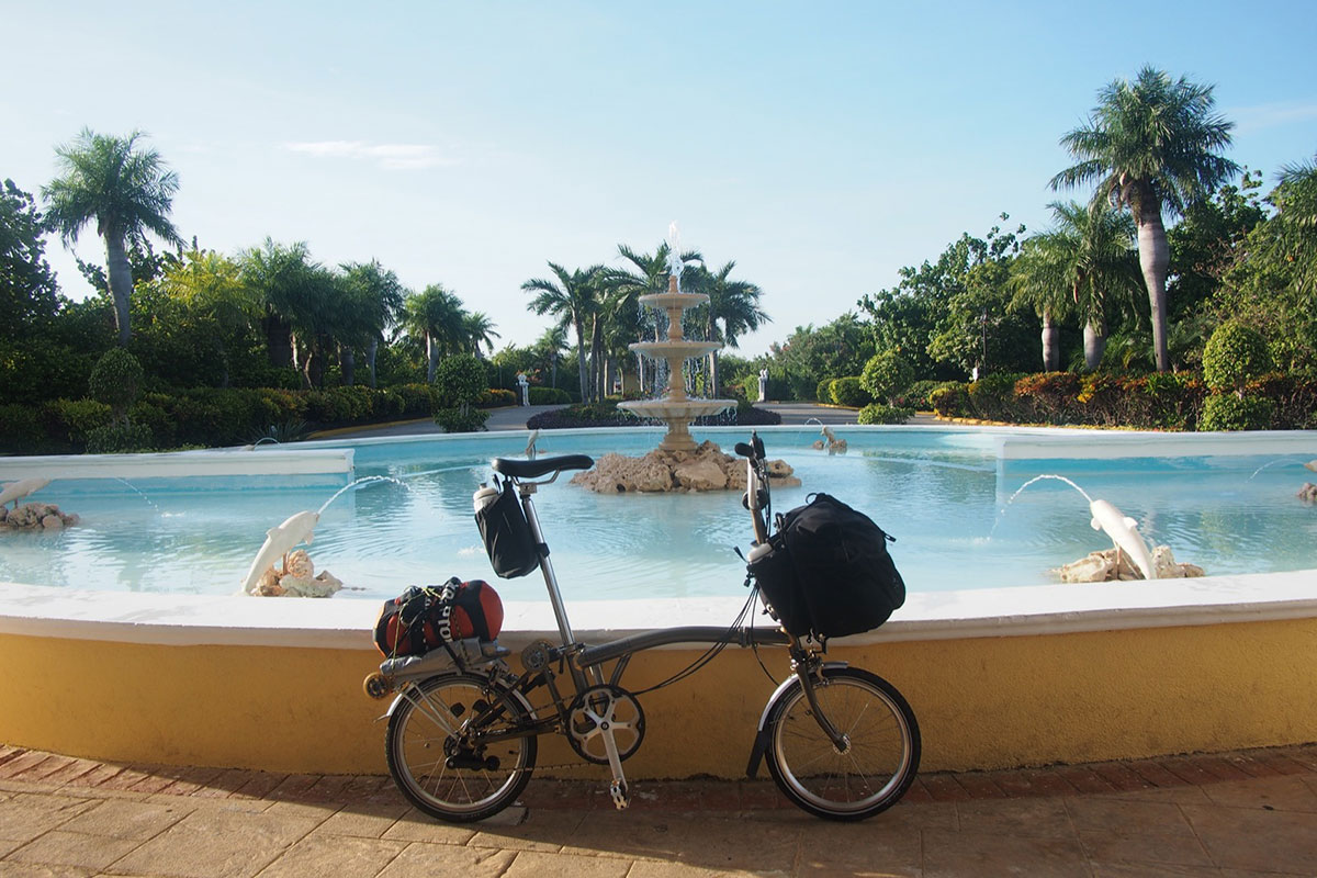 No hay nada como llegar a un hotel “all-inclusive” después de 4 horas de rodar bajo el sol con el viento en tu contra. Ese pedraplen fue como rodar de subida a pesar de ser una recta a nivel del mar.